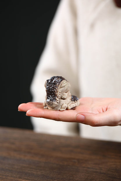 Gohobi Yixing Purple Clay Crocodile Tea Pet – Handmade Wealth Guardian Tea Table Ornament