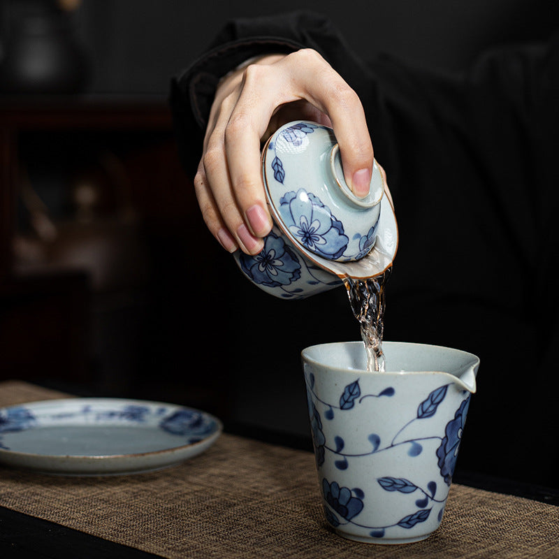 Gohobi Blue and White Lotus Large Size Gaiwan with Tray