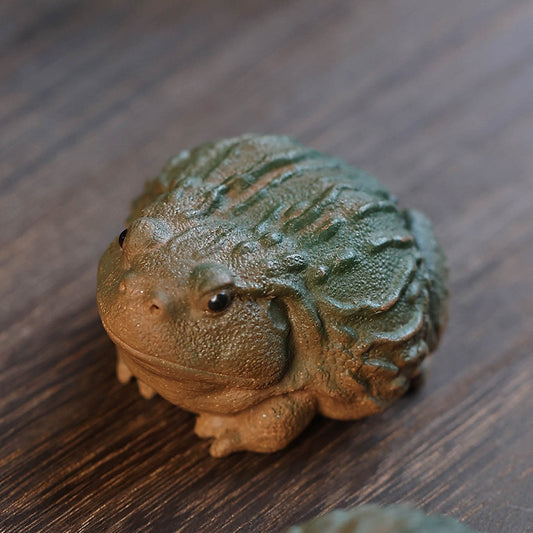 Gohobi Handmade Ceramic YiXing Clay Toad Ornament Tea pet