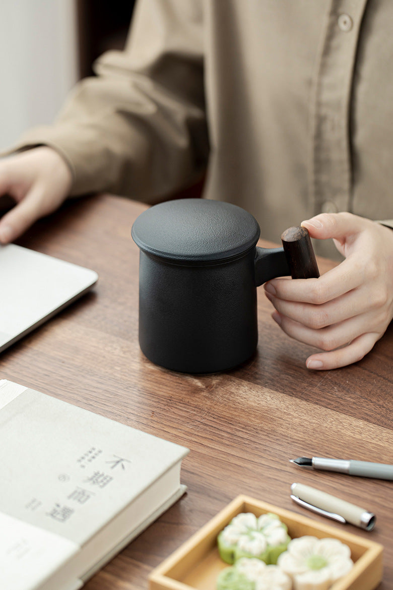 Gohobi Ceramic Office Mug with Infuser and Lid