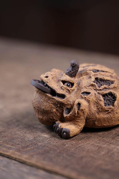 Gohobi Yixing Purple Clay Three-Legged Golden Toad Tea Pet – Handmade Lucky Ornament