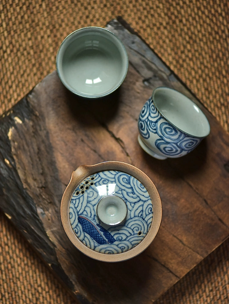 Gohobi Hand-painted Vintage Style Blue and White Dragon Gaiwan