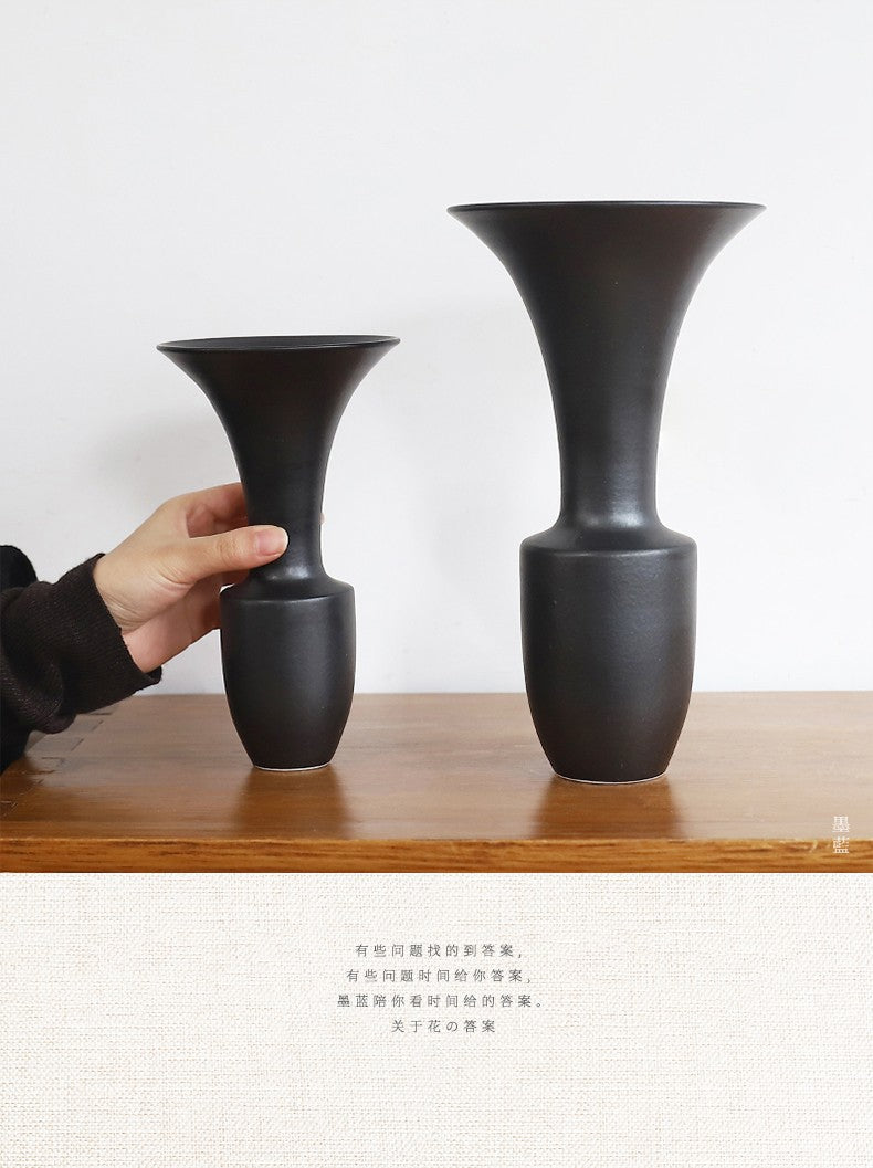 Gohobi Japanese Ikebana Flower Arranger Vase – Minimalist Ceramic Decorative Vessel