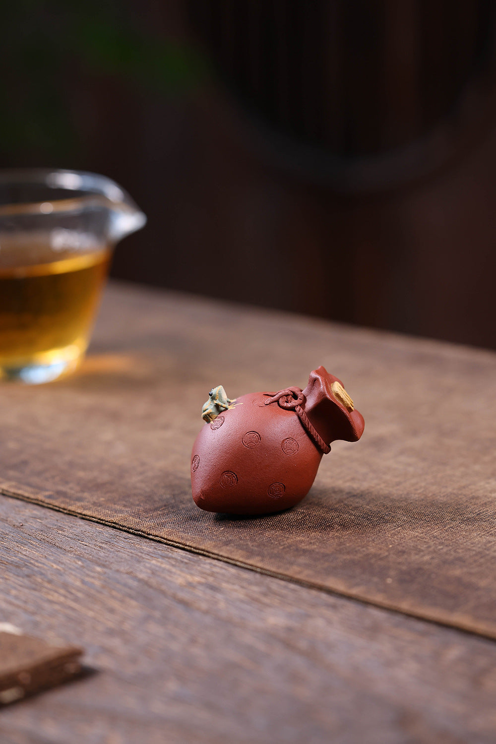 Gohobi Yixing Purple Clay Money Bag Frog Tea Pet – Handmade Lucky Ornament