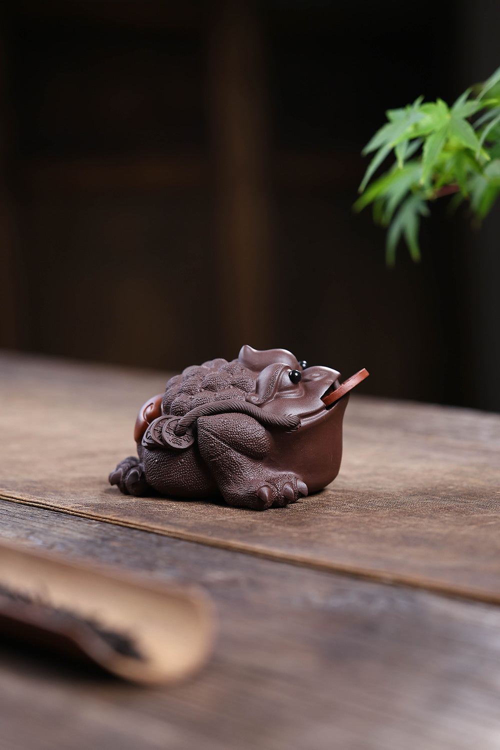 Gohobi Yixing Purple Clay Flame Golden Toad Tea Pet – Handmade Lucky Three-Legged Toad Ornament