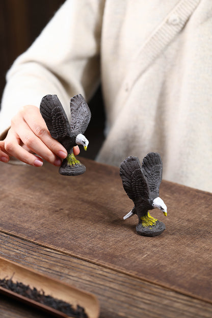 Gohobi Yixing Purple Clay Eagle Tea Pet – Hand-Painted Bird Ornament