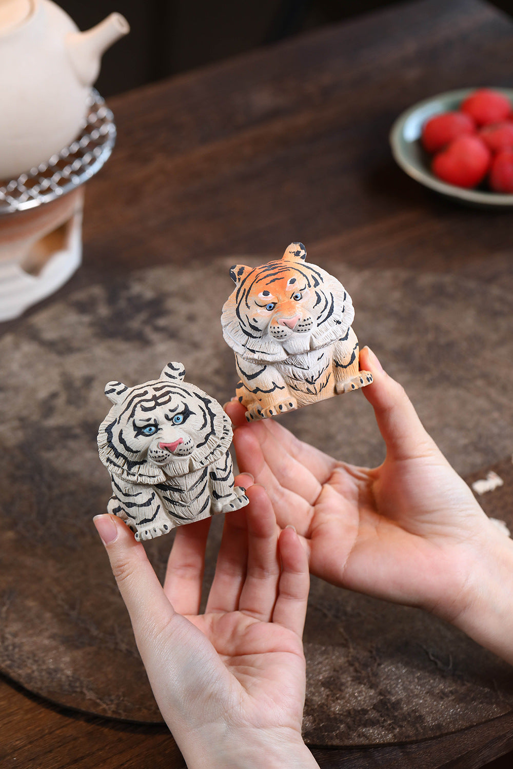 Gohobi Yixing Purple Clay Lucky Tiger Tea Pet – Hand-Painted Zisha Ornament