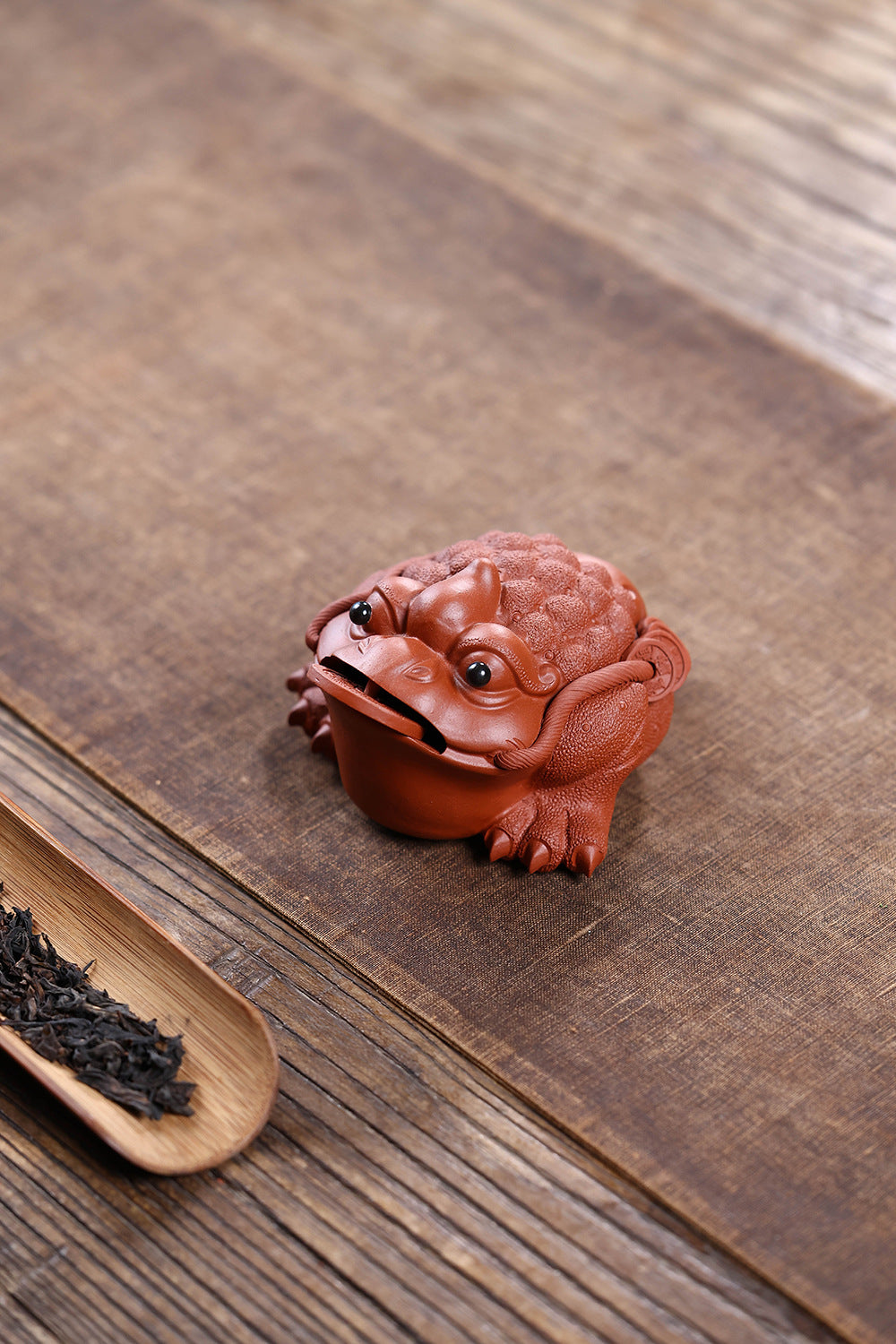 Gohobi Yixing Purple Clay Flame Golden Toad Tea Pet – Handmade Lucky Three-Legged Toad Ornament