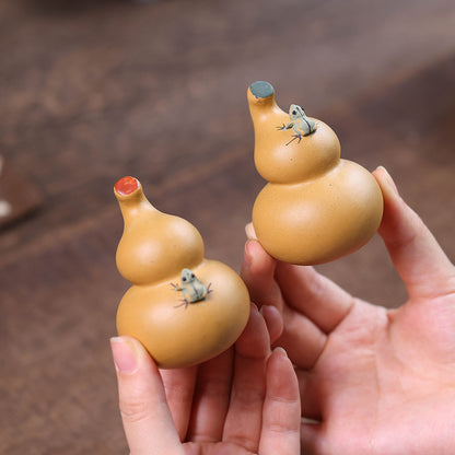 Gohobi Yixing Purple Clay Gourd Frog Tea Pet – Handmade Water-Spraying Ornament
