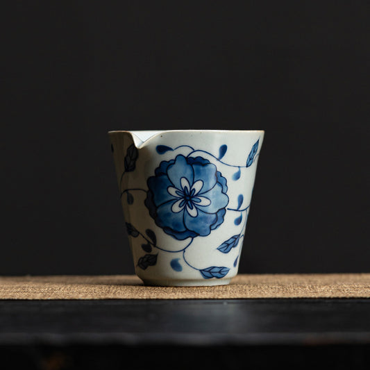 Gohobi Blue and White Twining Lotus Fair Cup
