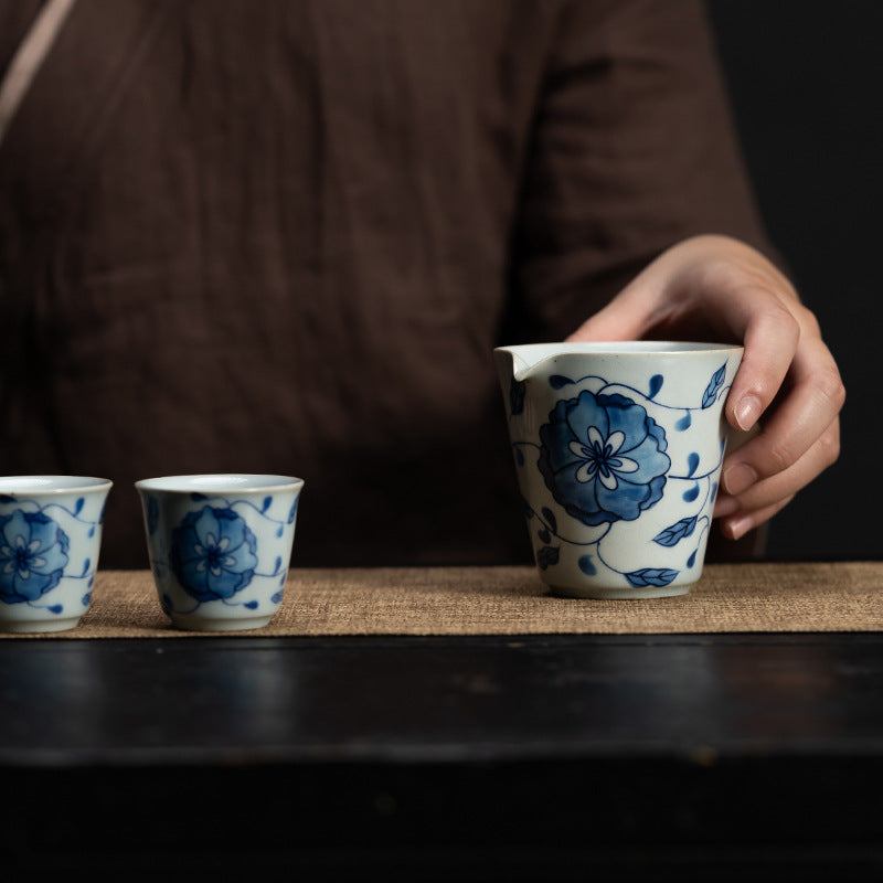 Gohobi Blue and White Twining Lotus Fair Cup