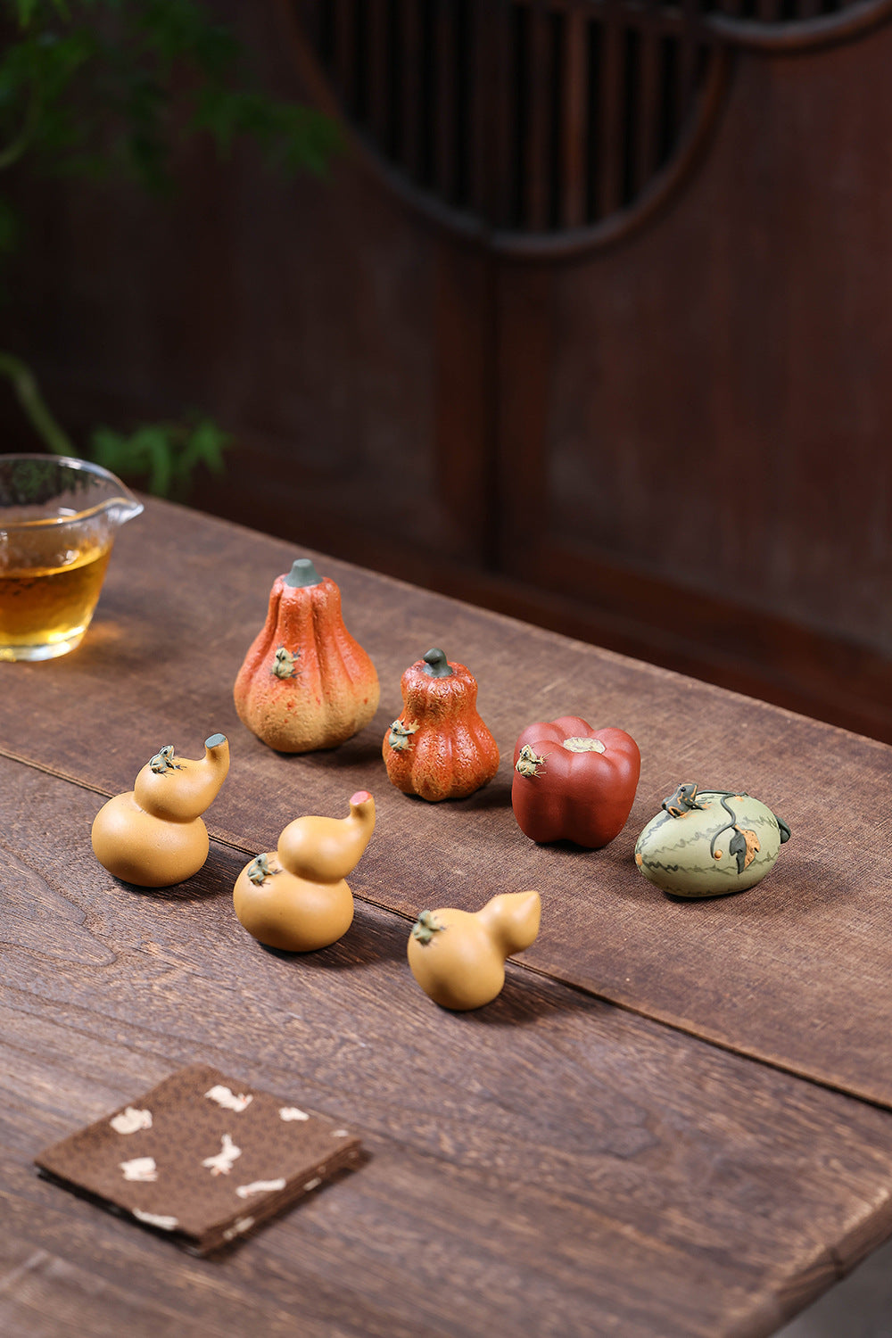 Gohobi Yixing Purple Clay Gourd Frog Tea Pet – Handmade Water-Spraying Ornament
