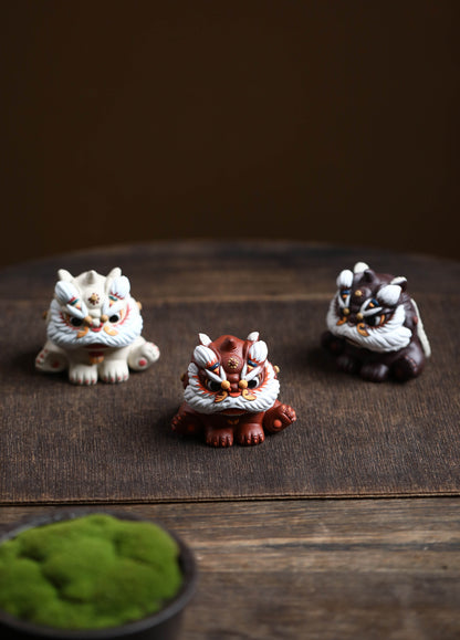 Gohobi Yixing Purple Clay Lion Dance Tea Pet – Handmade Guardian Ornament