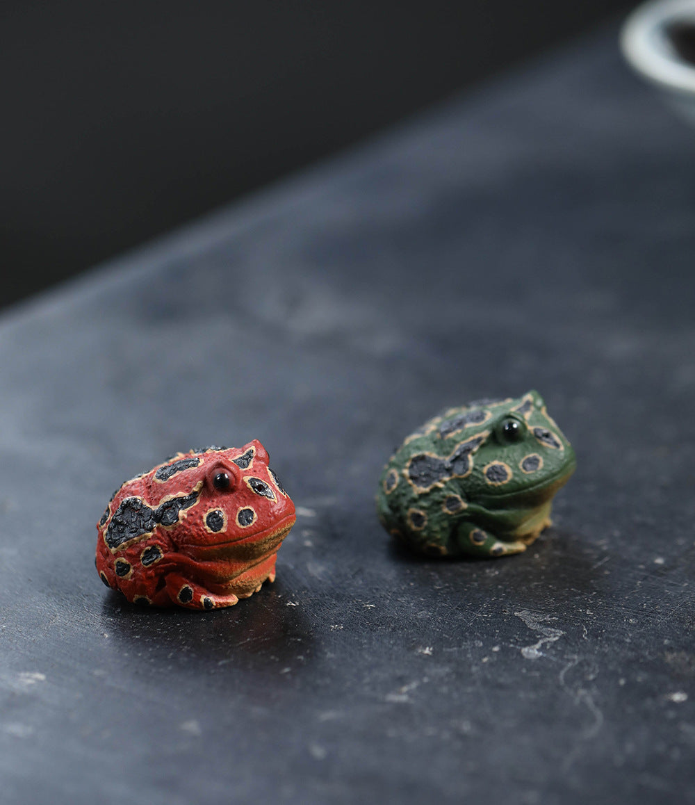 Gohobi Handmade Ceramic YiXing Clay Lucky Toad Ornament Tea pet