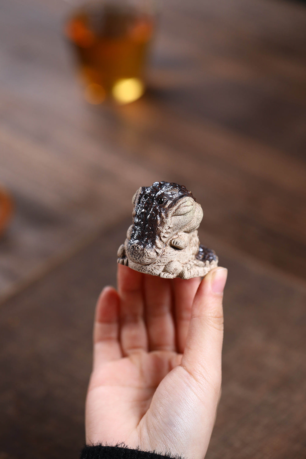 Gohobi Yixing Purple Clay Crocodile Tea Pet – Handmade Wealth Guardian Tea Table Ornament