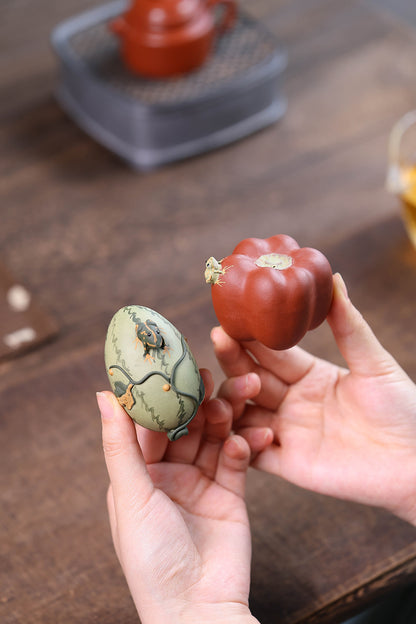 Gohobi Yixing Purple Clay Gourd Frog Tea Pet – Handmade Water-Spraying Ornament
