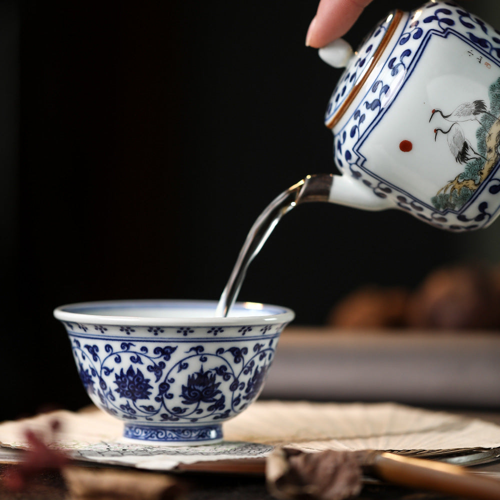 Gohobi Hand-painted Wood-fired Blue and White Yongle Hand-pressed Tea Cup
