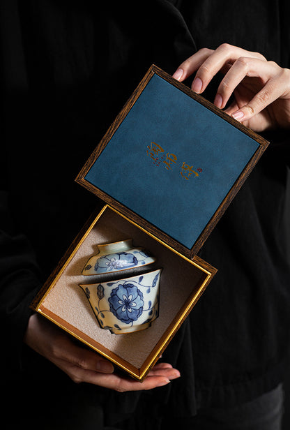 Gohobi Blue and White Lotus Large Size Gaiwan with Tray