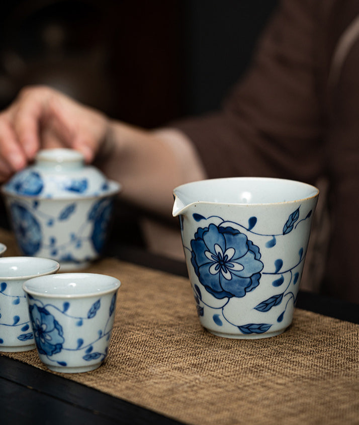 Gohobi Blue and White Twining Lotus Fair Cup