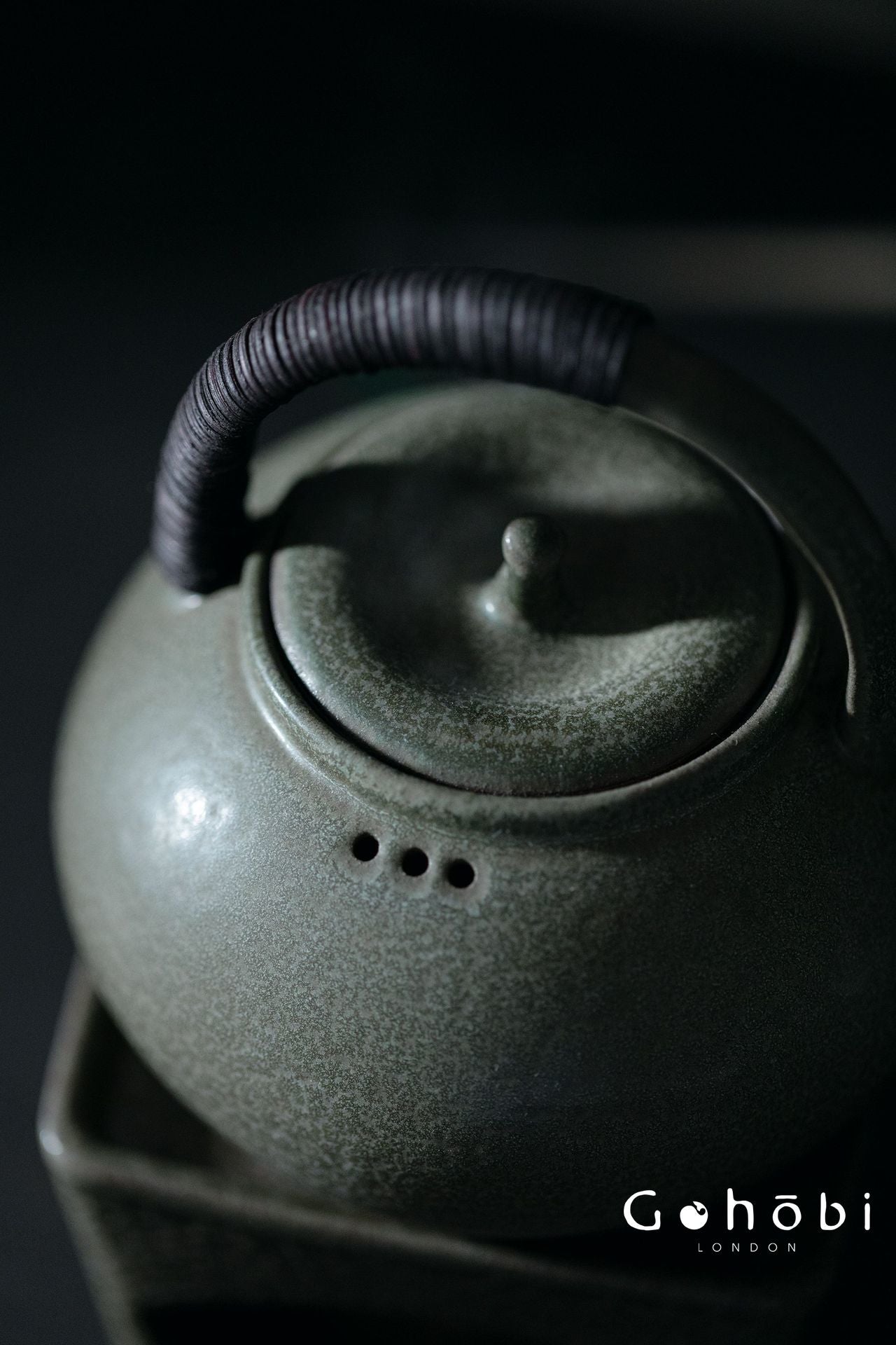 Gohobi Handmade Rattan Beam Teapot – Artisan Pottery Brewing Kettle (400ml, 2 Colours)