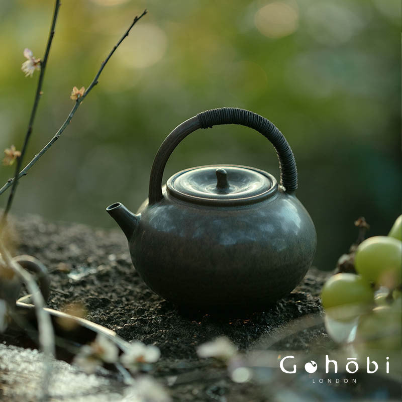 Gohobi Handmade Rattan Beam Teapot – Artisan Pottery Brewing Kettle (400ml, 2 Colours)