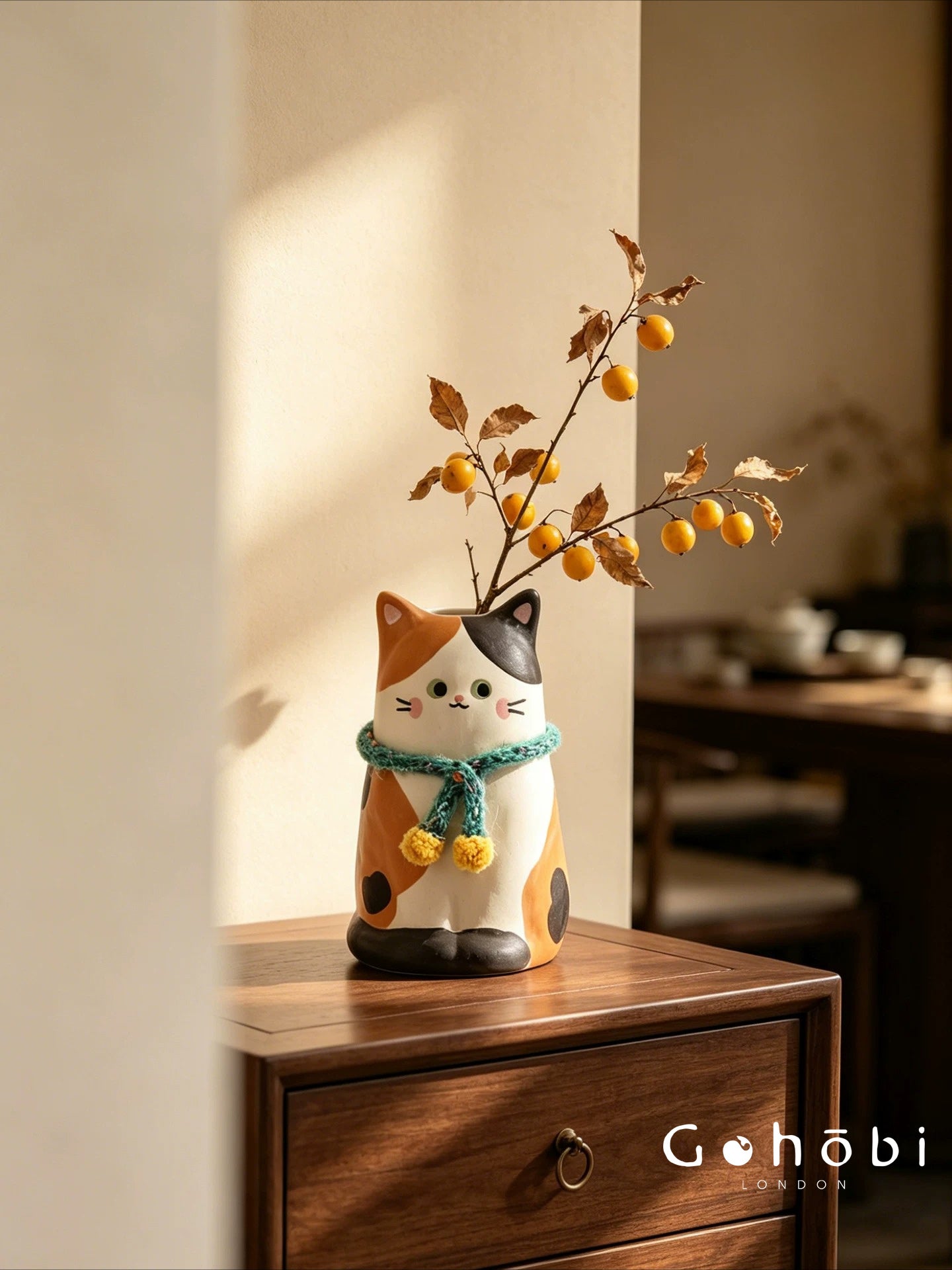 Gohobi Cute Cat Ceramic Vase – Handmade Jingdezhen Ikebana Flower Vase