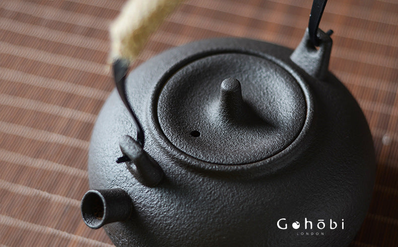 Gohobi Ceramic Tea Kettle – Handmade Household Pottery Teapot (900ml)