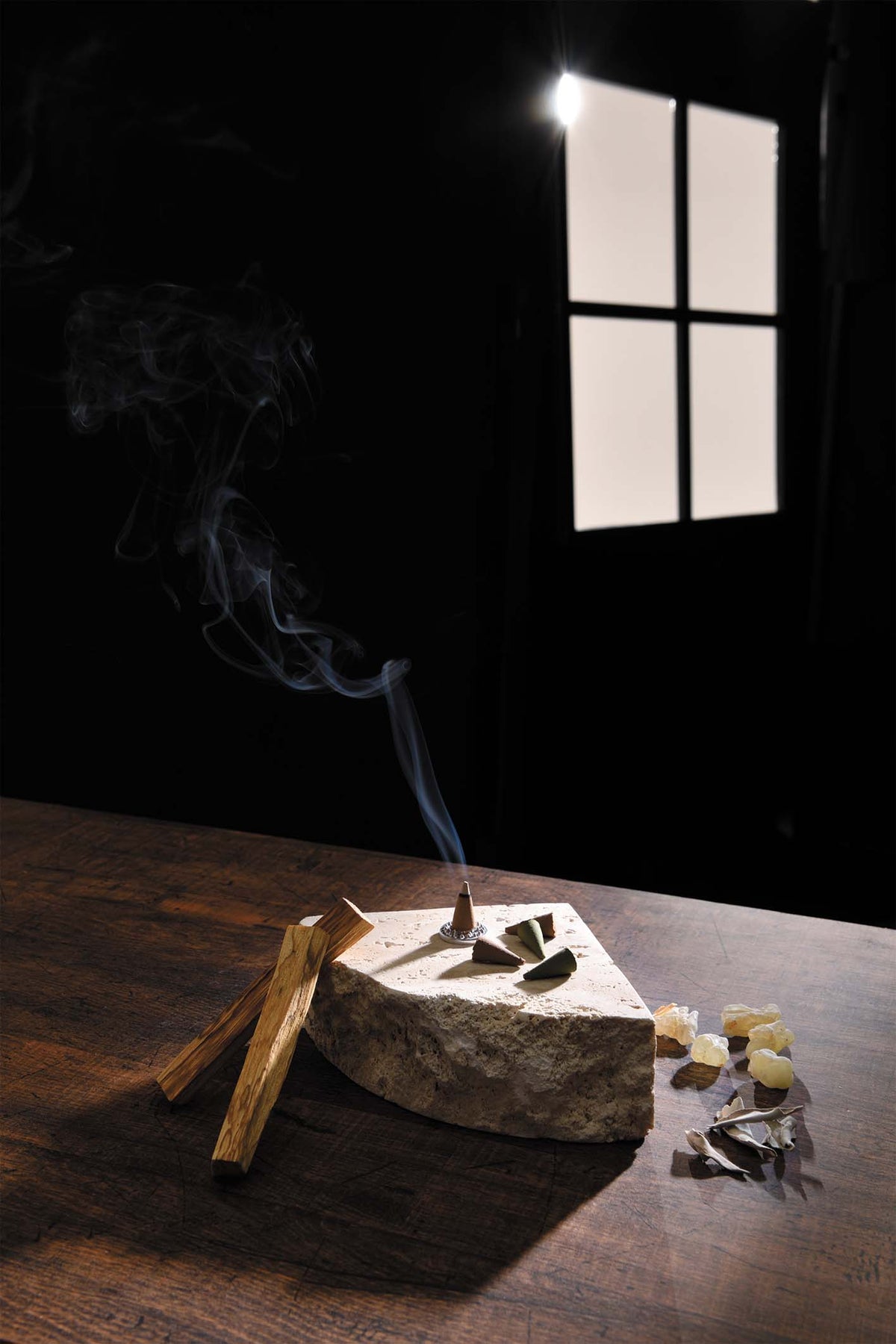 Incense Cones with Palo Santo Essential Oil - KOUSAIDO [Made in Japan]