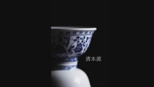 [清本源 x Gohobi Gallery] Tasse à thé chauffe-mains à motif de dragon de mer moulé à l'intérieur · Bleu et blanc · Twining Lotus