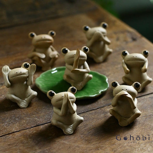 Gohobi Handmade frog ceramic Tea ornaments Tea pets Gongfu tea house warming birthday gift Japanese ornaments