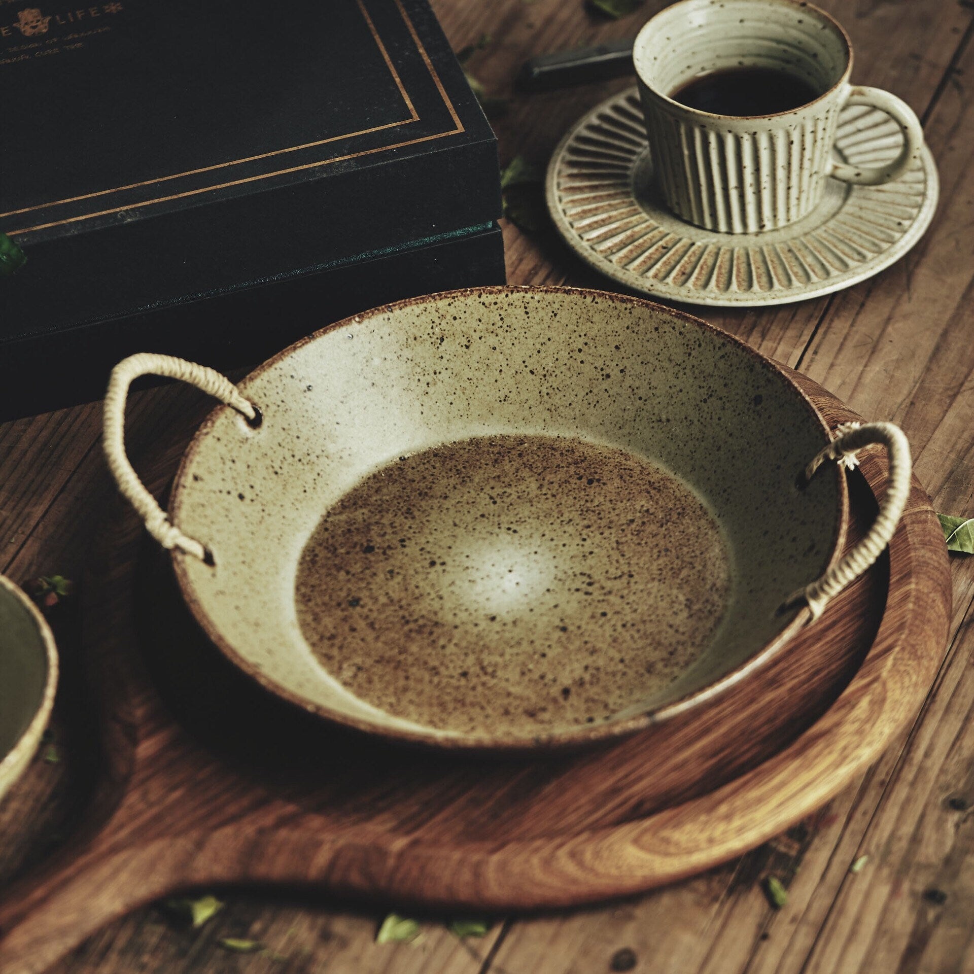 Gohobi Handmade ceramic pasta bowl plate with rattan holder Japanese style tableware stoneware