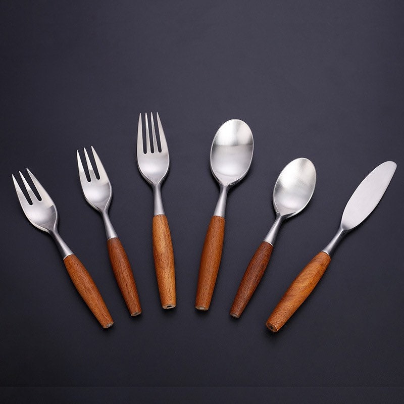 Gohobi a set of 5 luxury high quality stonewashed wooden teak handle cutlery set 100% stainless steel cutlery set