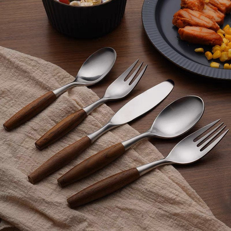 Gohobi A Set of 5 Pieces Wooden Handle Cutlery
